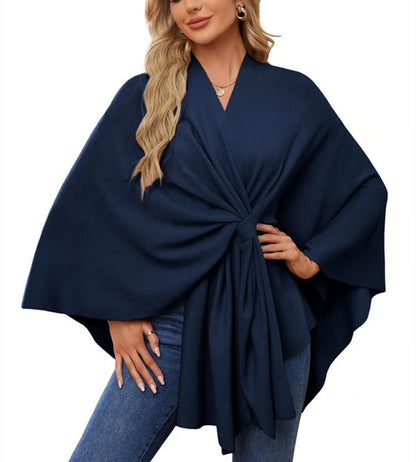 Suéter tipo poncho con frente abierto suave y elegante