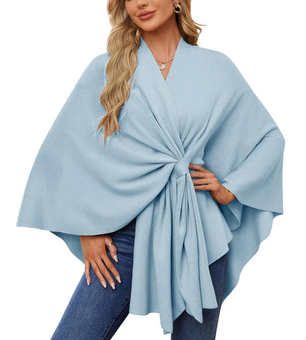 Suéter tipo poncho con frente abierto suave y elegante