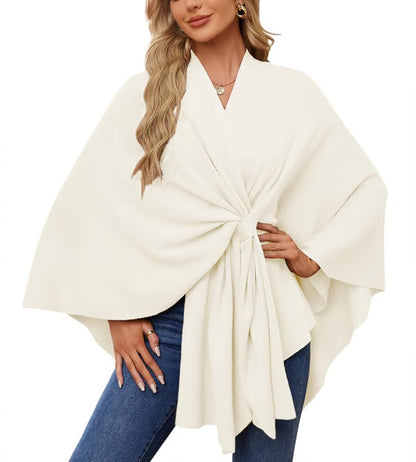 Suéter tipo poncho con frente abierto suave y elegante