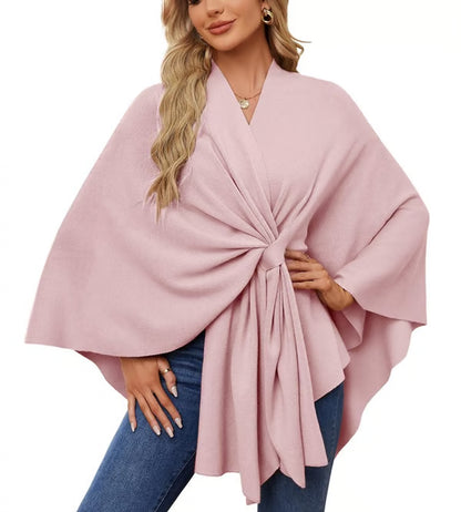 Suéter tipo poncho con frente abierto suave y elegante