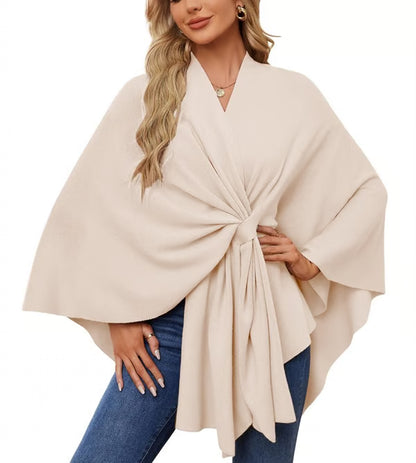 Suéter tipo poncho con frente abierto suave y elegante