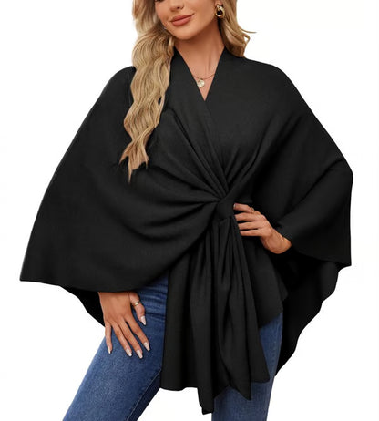 Suéter tipo poncho con frente abierto suave y elegante